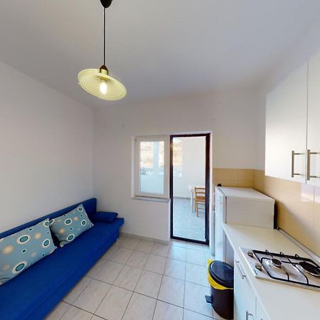 Apartments Riva Metajna Exterior photo