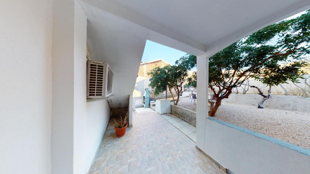 Apartments Riva Metajna Exterior photo