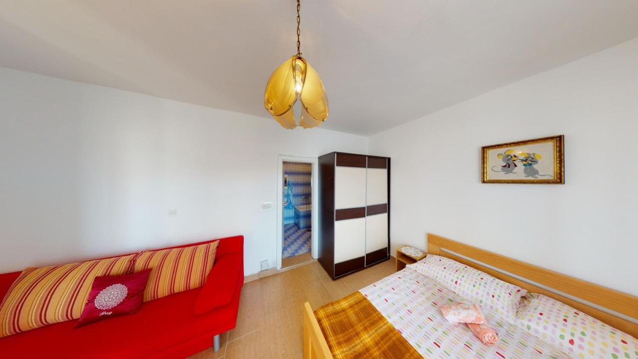 Apartments Riva Metajna Exterior photo