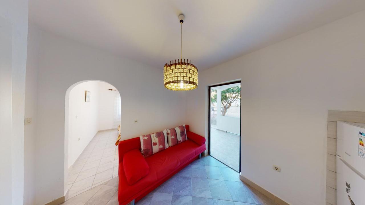 Apartments Riva Metajna Exterior photo