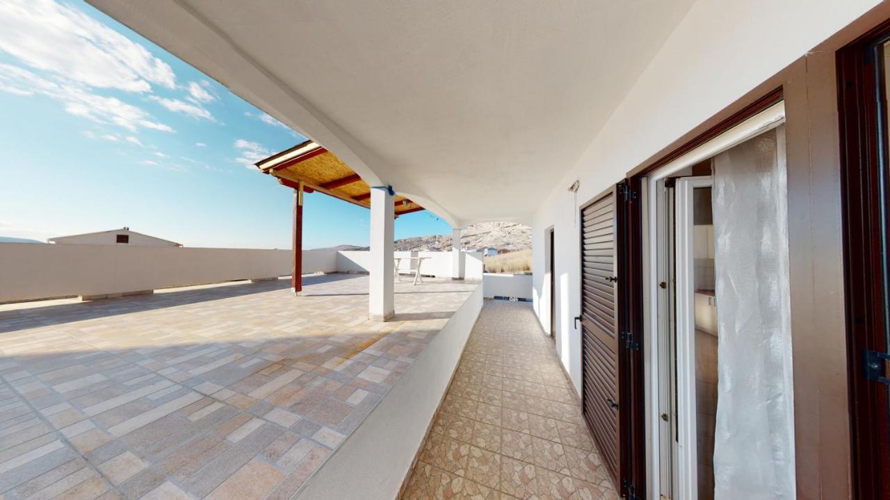 Apartments Riva Metajna Exterior photo